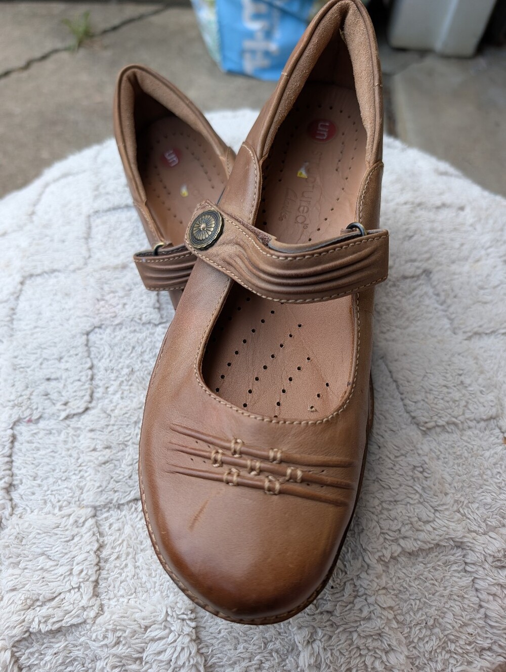 Unstructured Tan Leather Clarks Shoes Size 8.5